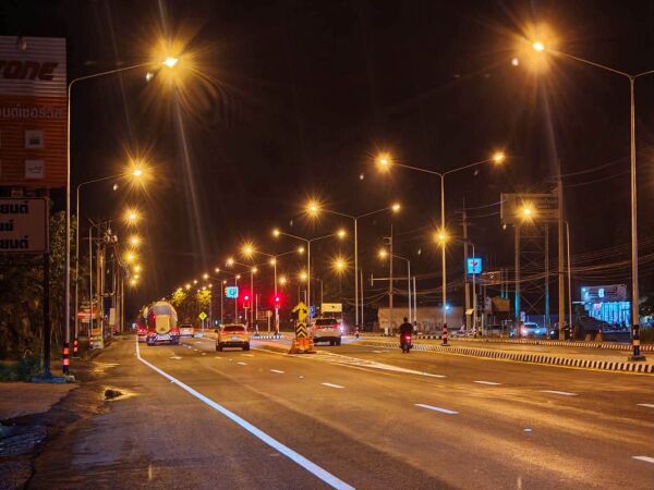 บริเวณสามแยกไฟแดงบนทางหลวงหมายเลข 3051 แยกโรงพยาบาลบ้านนา